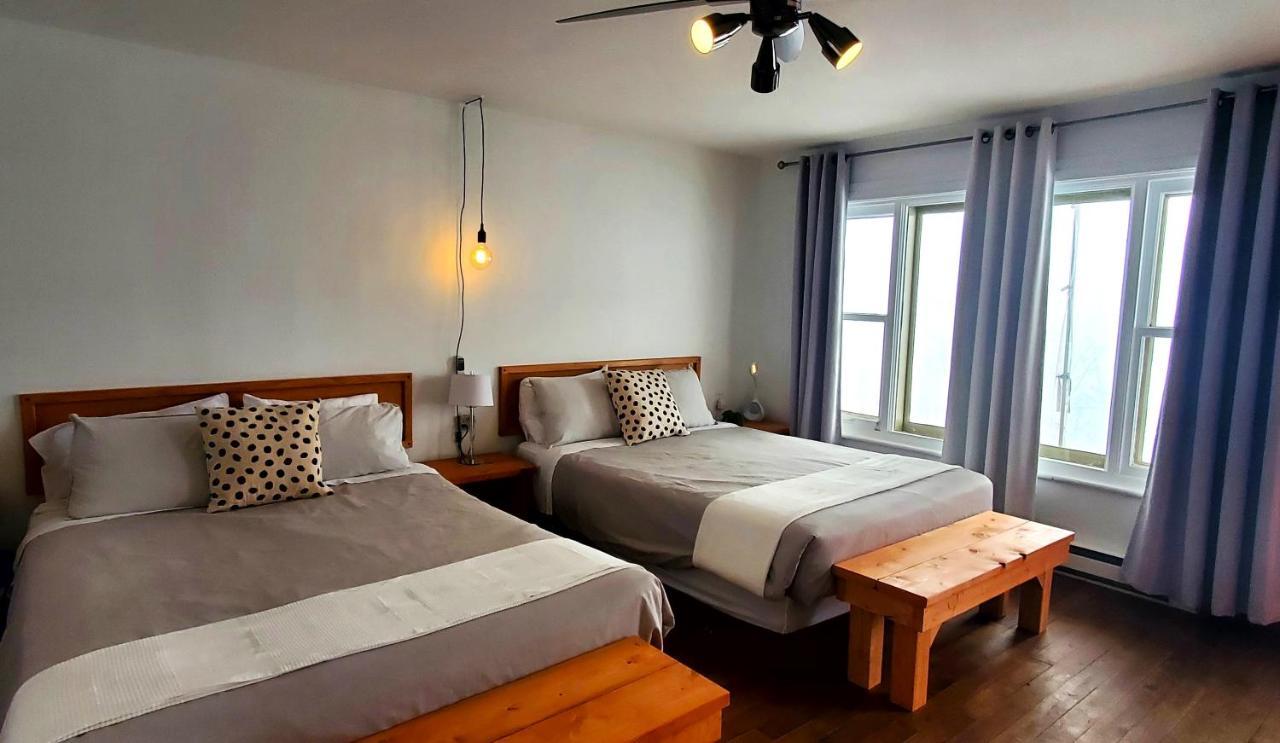 Motel Lofts Fleuve Et Montagnes Sainte-Anne-de-Beaupré Zewnętrze zdjęcie